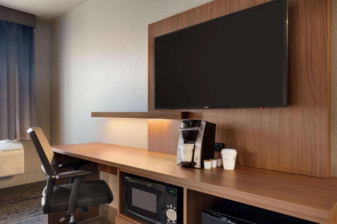 La Quinta Inn & Suites By Wyndham Springfield Dış mekan fotoğraf