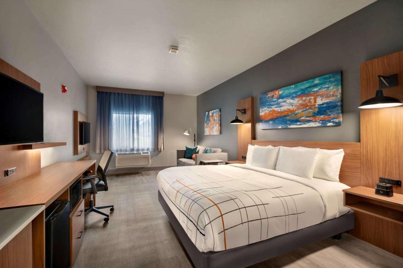 La Quinta Inn & Suites By Wyndham Springfield Dış mekan fotoğraf