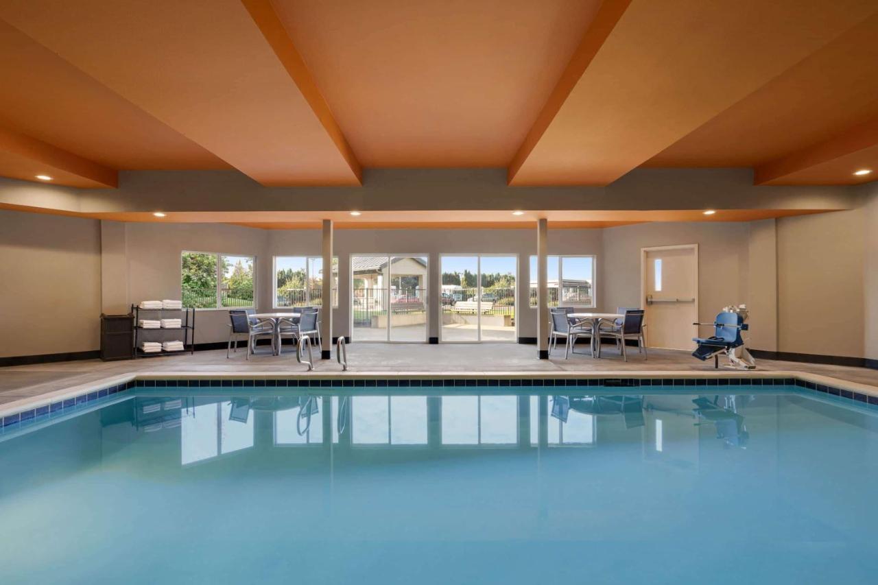 La Quinta Inn & Suites By Wyndham Springfield Dış mekan fotoğraf