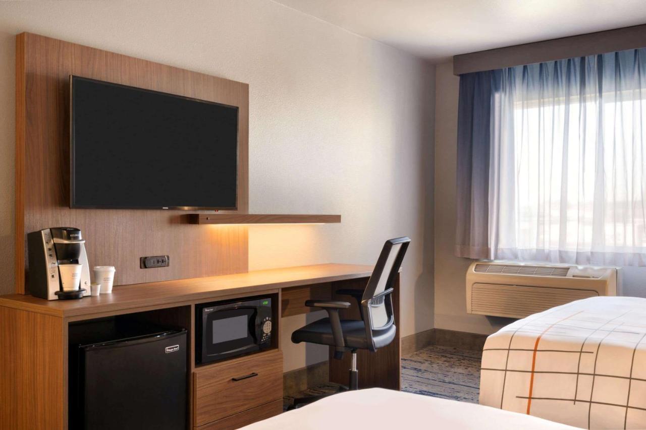 La Quinta Inn & Suites By Wyndham Springfield Dış mekan fotoğraf