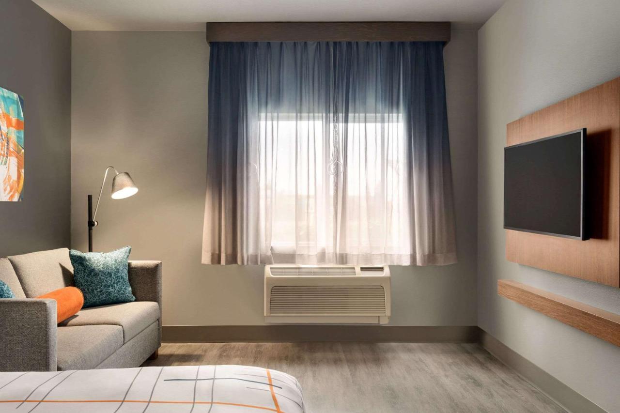 La Quinta Inn & Suites By Wyndham Springfield Dış mekan fotoğraf