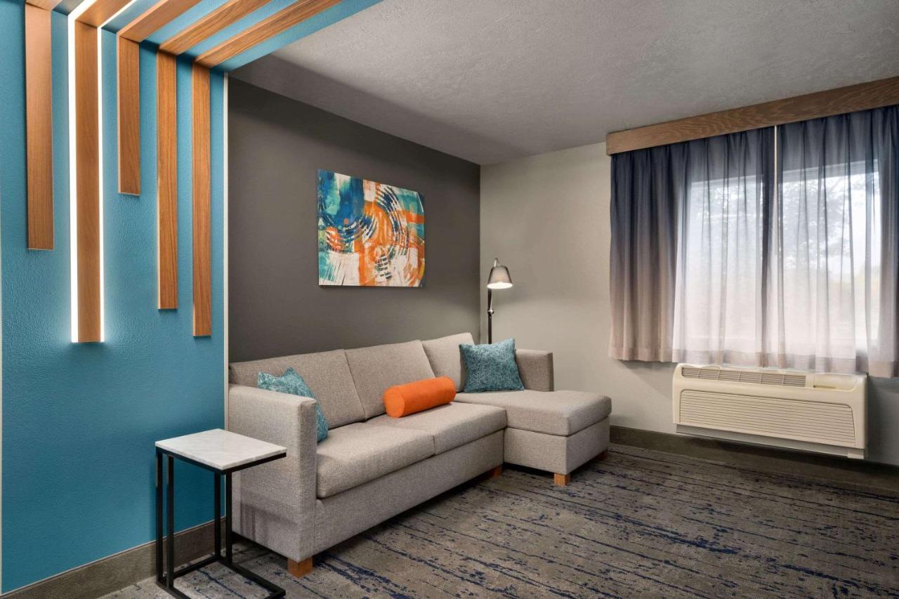 La Quinta Inn & Suites By Wyndham Springfield Dış mekan fotoğraf