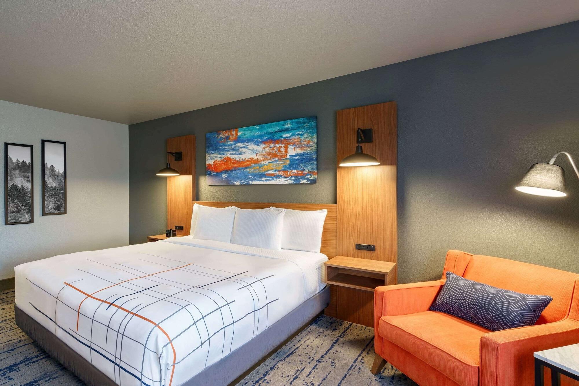La Quinta Inn & Suites By Wyndham Springfield Dış mekan fotoğraf