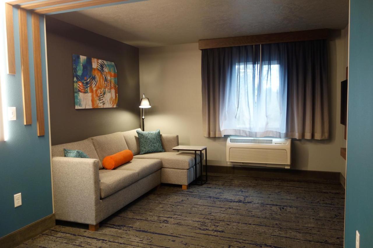 La Quinta Inn & Suites By Wyndham Springfield Dış mekan fotoğraf