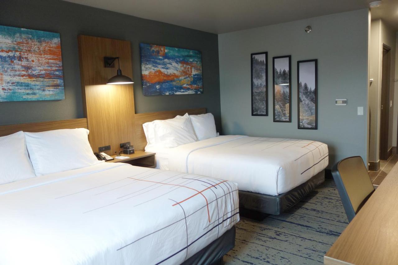 La Quinta Inn & Suites By Wyndham Springfield Dış mekan fotoğraf