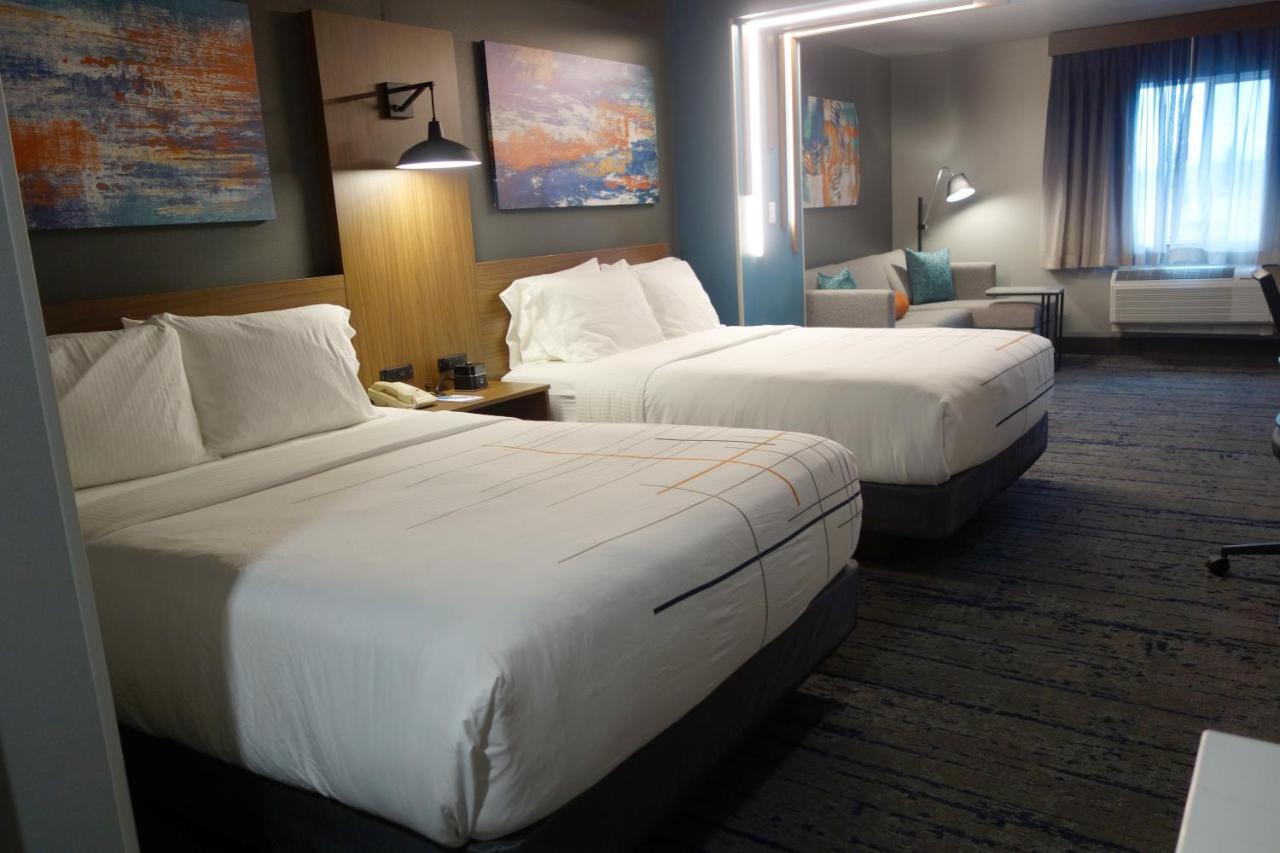La Quinta Inn & Suites By Wyndham Springfield Dış mekan fotoğraf